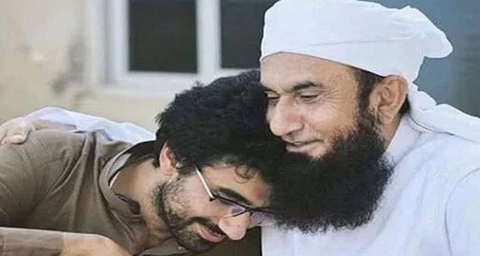 নিজে জানাজা পড়িয়ে ছেলেকে চিরবিদায় জানালেন তারিক জামিল 