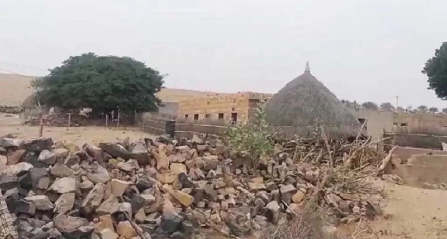 এক পরিবারের ৩৫ জনের জন্য আলাদা একটি ভোটকেন্দ্র