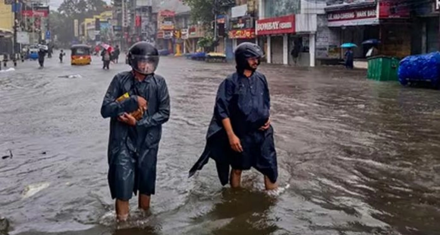 অবশেষে যেখানে তাণ্ডব চালিয়ে যে দিকে এগিয়ে যাচ্ছে ঘূর্ণিঝড় মিগজাউম