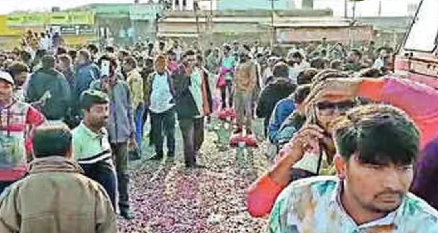 এবার পেঁয়াজ রপ্তানির ওপর নিষেধাজ্ঞার প্রতিবাদে রাস্তায় ভারতের কৃষক-ব্যবসায়ীরা