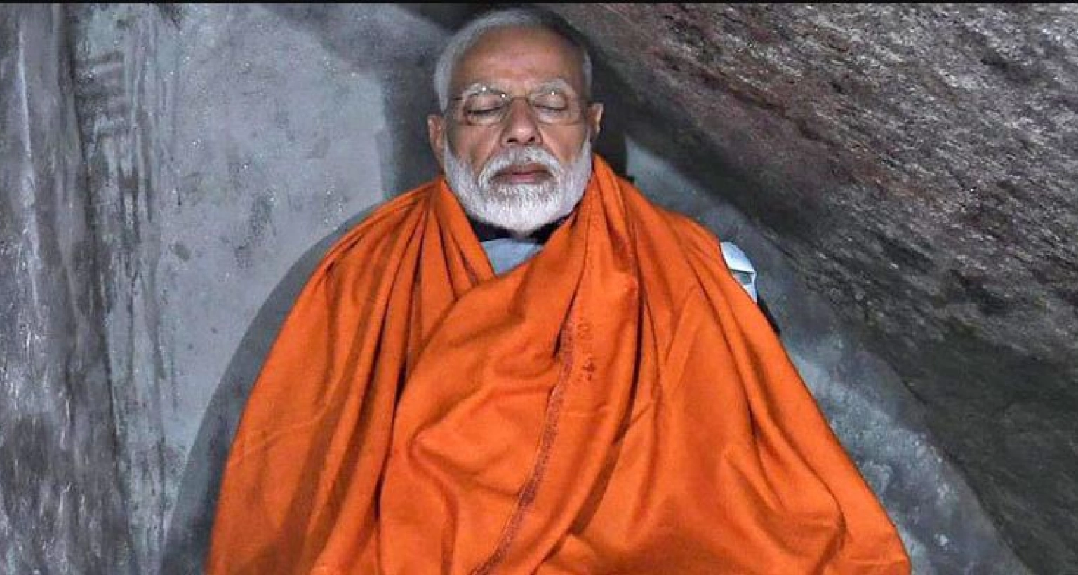 ১১ দিন ধরে ডাবের পানি ছাড়া আর কিছুই খাচ্ছেন না মোদী