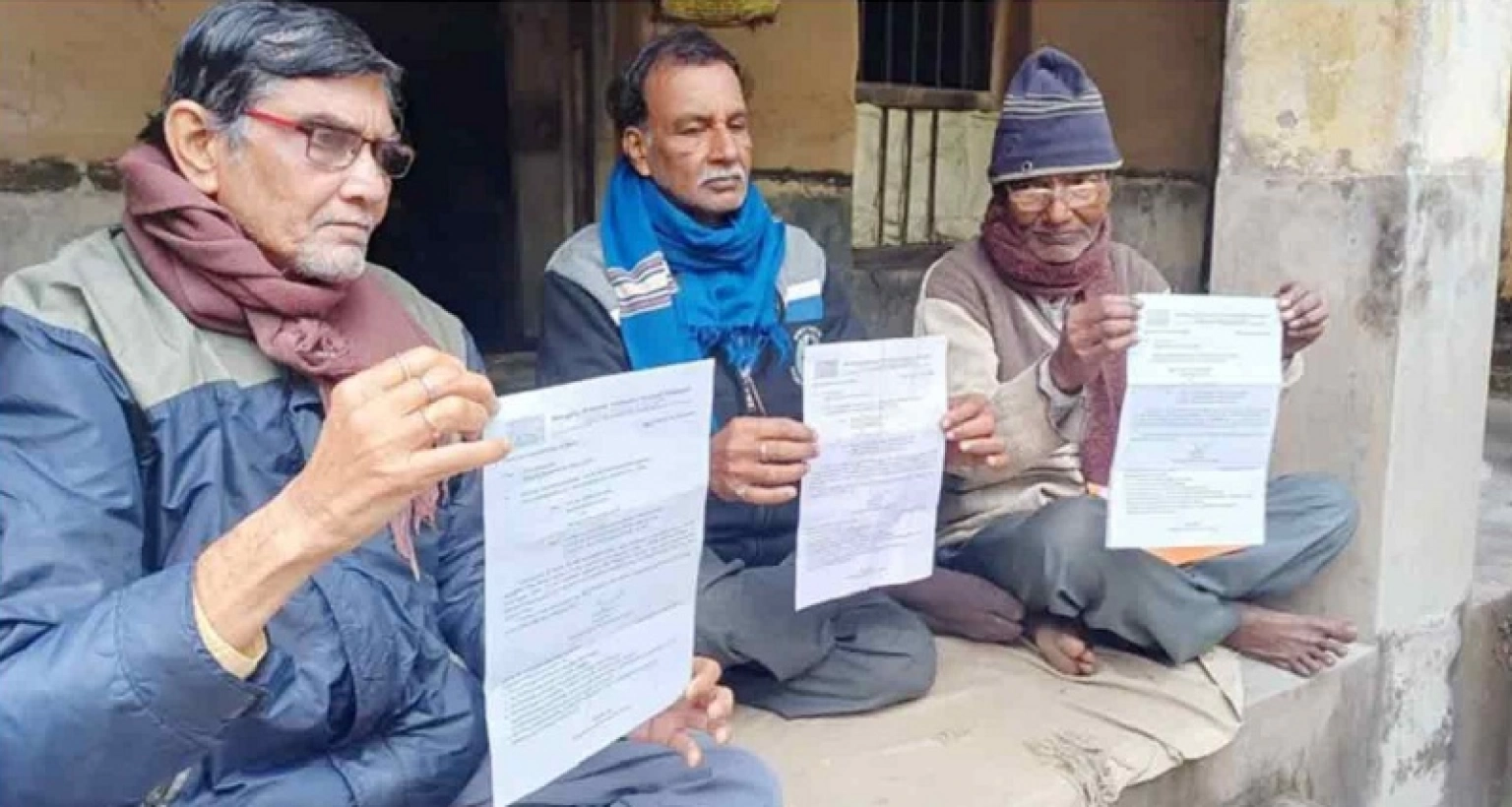 ৪০ বছর পর পেলেন প্রাথমিকের শিক্ষক নিয়োগ পরীক্ষার যোগদানের চিঠি!