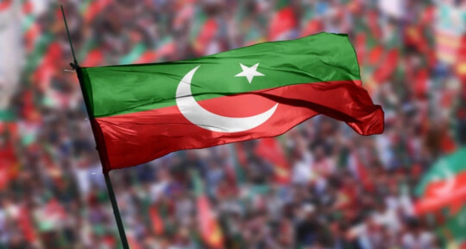 ইমরান খানের দল পিটিআই নিষিদ্ধ হতে পারে