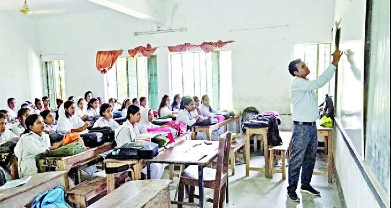 বিশাল সুখবর, আসছে ৫০ হাজার শিক্ষক নিয়োগের গণবিজ্ঞপ্তি