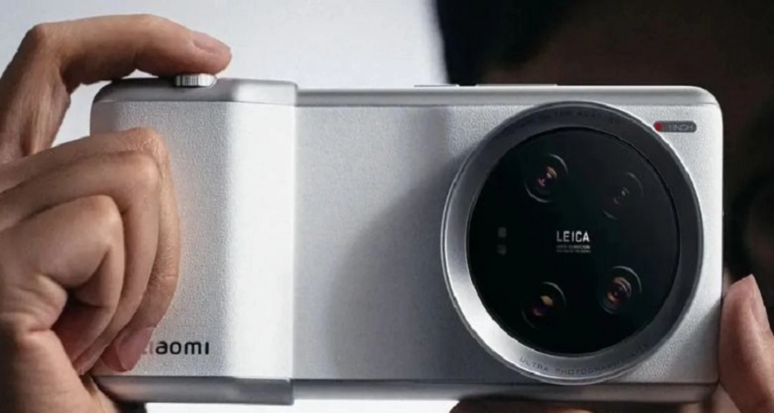  এবার বহু প্রতীক্ষিত ফ্ল্যাগশিপ Xiaomi 14 Ultra স্মার্টফোন