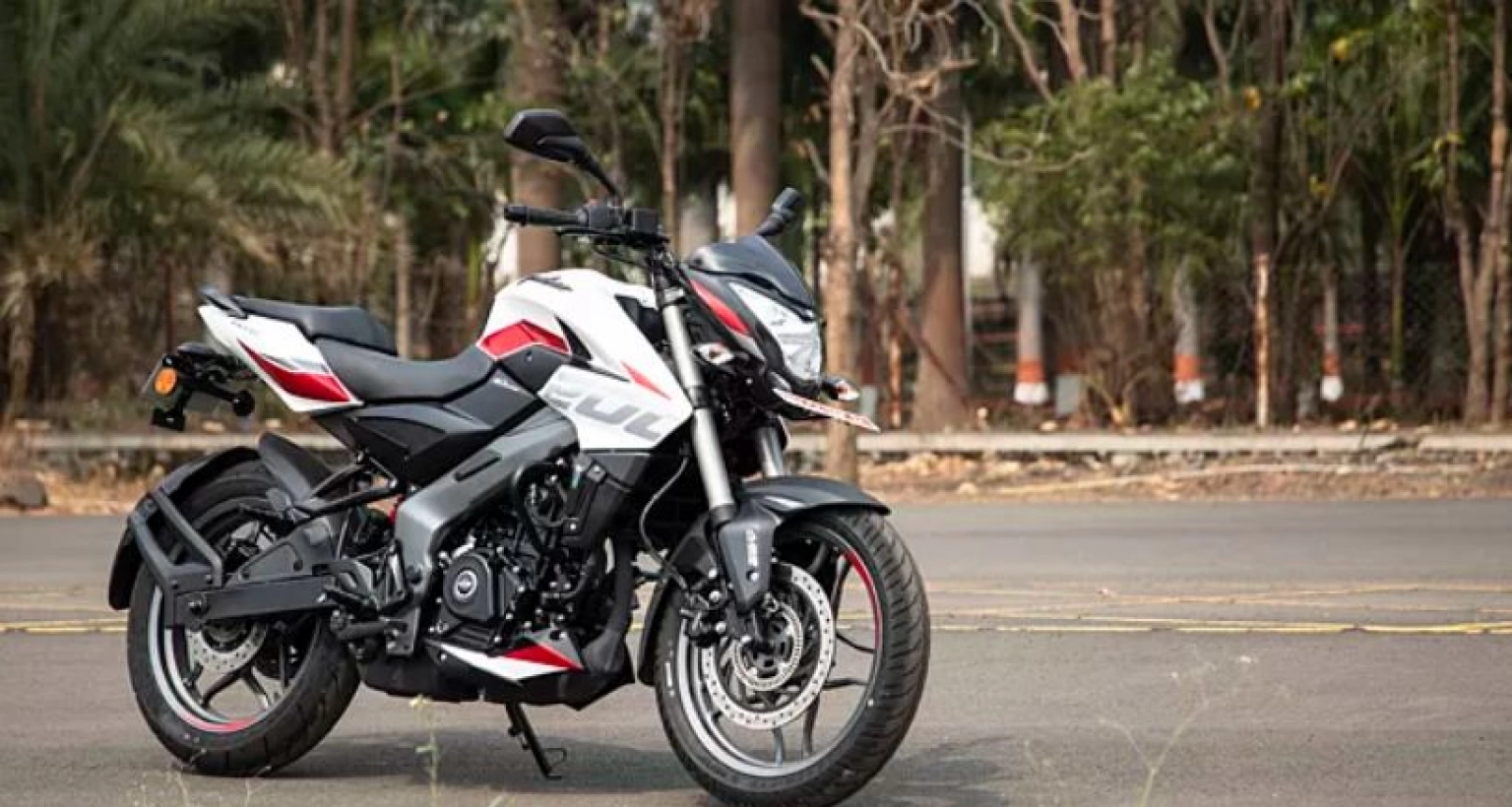 নতুন রূপে সেরা বাইক Bajaj Pulsar NS200