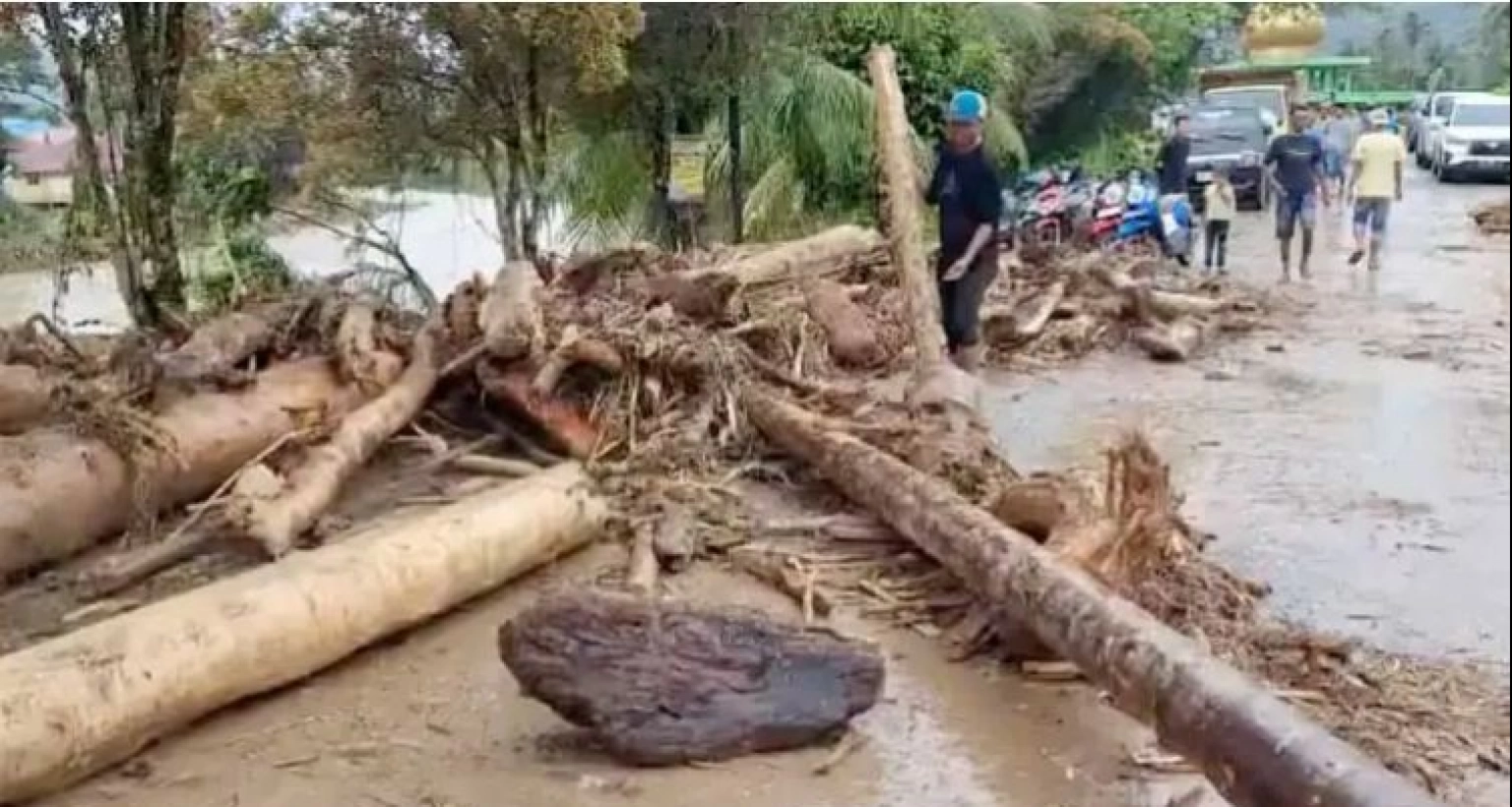 ২৬ জনের মৃত্যূ, ধ্বংস হয়ে গেছে ৭০০ বাড়িঘর
