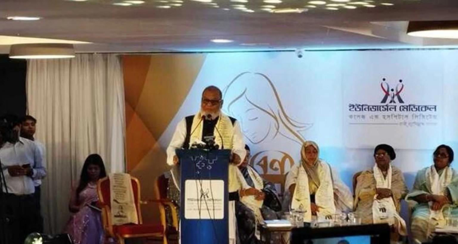 শিশু বয়সেই মাকে হারিয়েছি, ছবি না থাকায় মায়ের চেহারাও স্মৃতিতে নেই: অঝোরে কাঁদলেন মুক্তিযুদ্ধমন্ত্রী