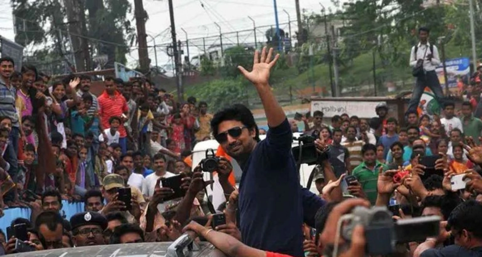 কে এগিয়ে, কে পিছিয়ে পশ্চিমবঙ্গে তারকা প্রার্থীদের মধ্যে?