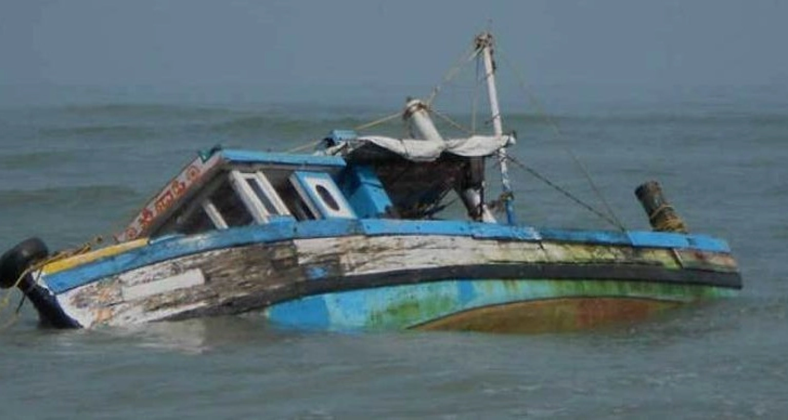 ভারতের মাছধরা নৌকা ধাক্কা মেরে ডুবিয়ে দিলো শ্রীলঙ্কান নৌবাহিনী