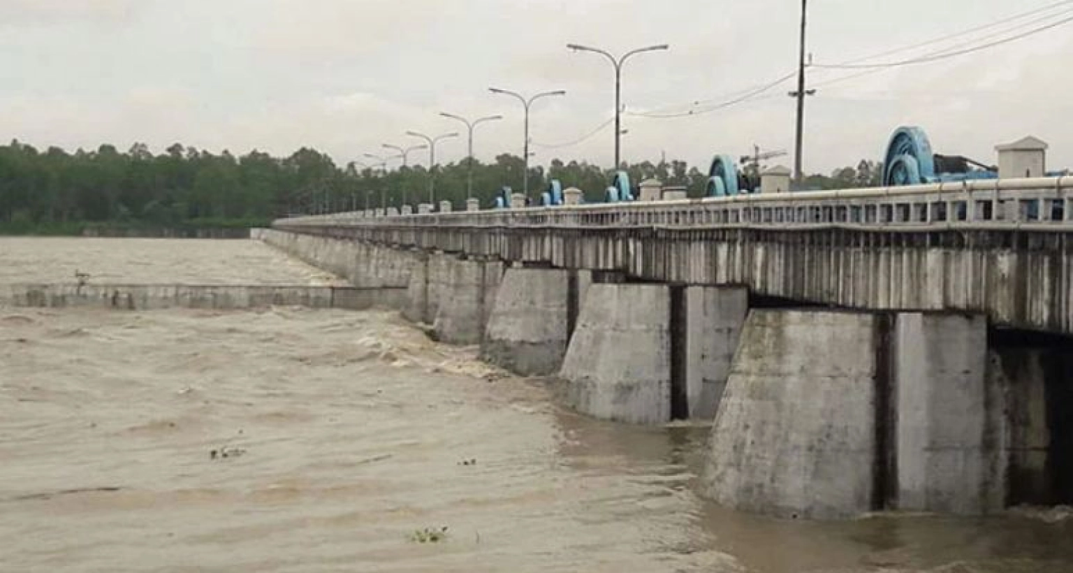 আবারও ভারত থেকে ছাড়া হচ্ছে লাখ লাখ কিউসেক পানি, বন্যার আশঙ্কা!