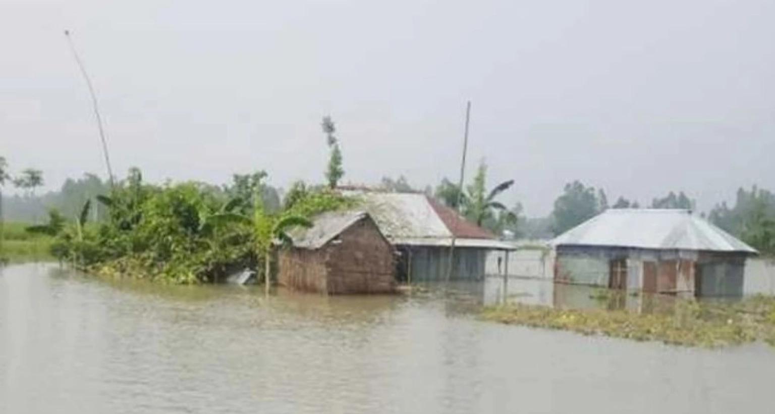 দেশের যে এলাকায় আকস্মিক বন্যা, পানি উঠেছে শত শত বাড়িতে