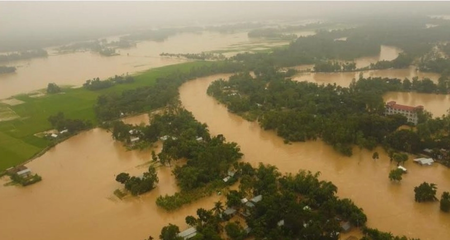 ৫ জনের মৃত্যু, ৩৫ বছরে এমন ভয়াবহ বন্যা দেখেনি এলাকাবাসী!