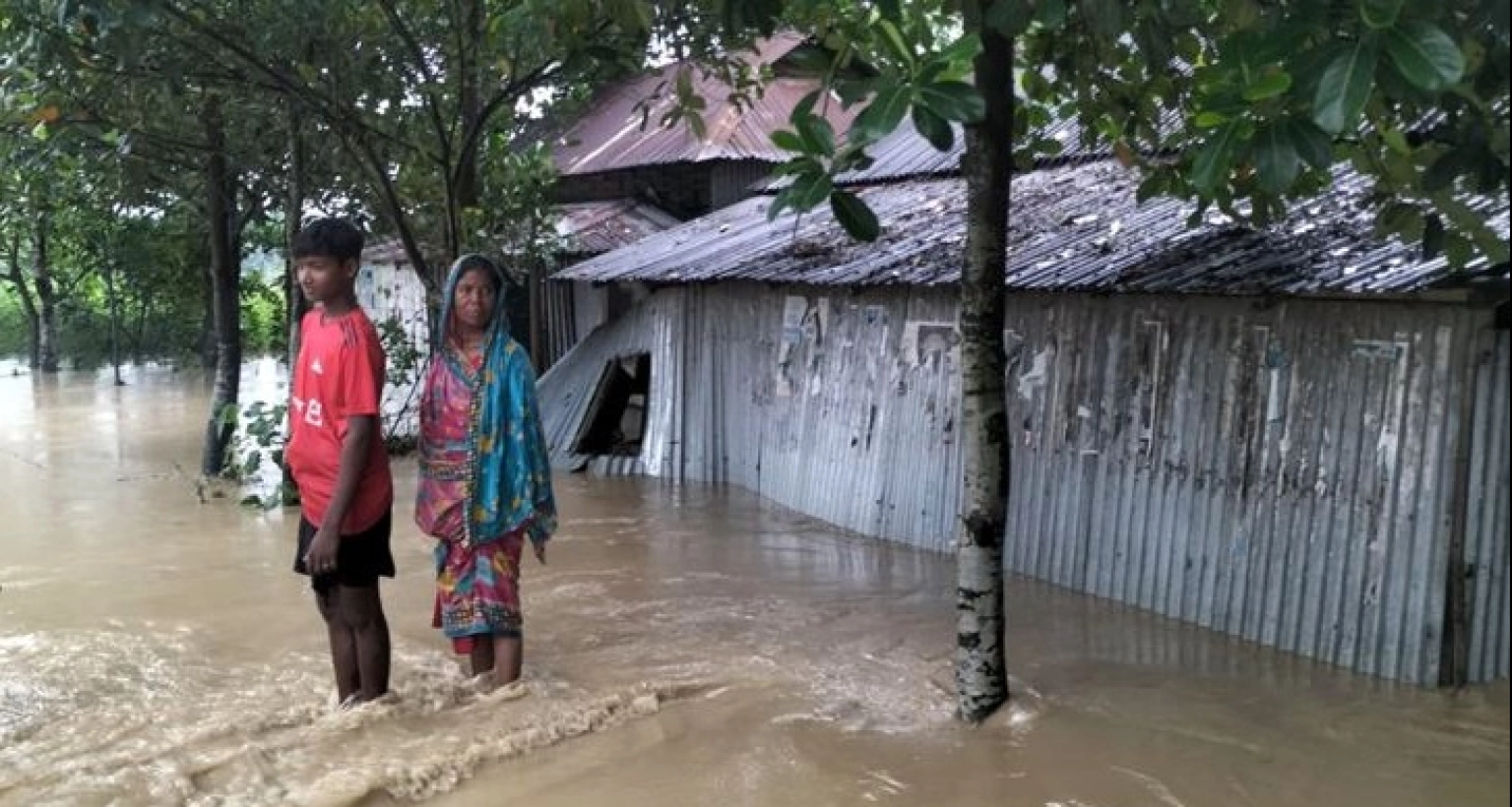 পানিবন্দি দেড় লক্ষাধিক মানুষ, পরিস্থিতির আরো অবনতি