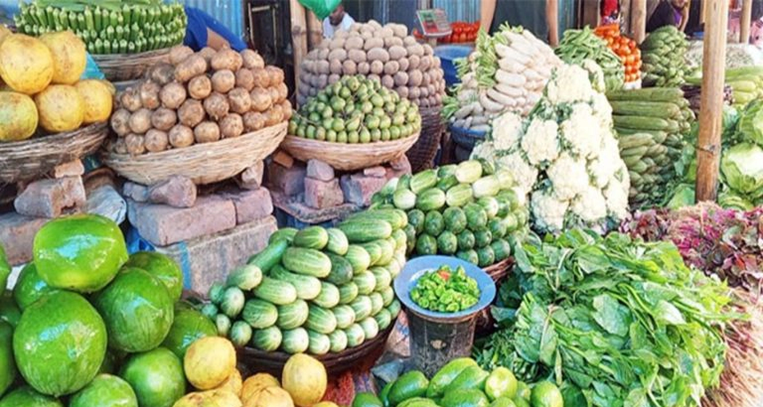 দাম আরও কমলো সবজির, স্বস্তিতে ক্রেতারা