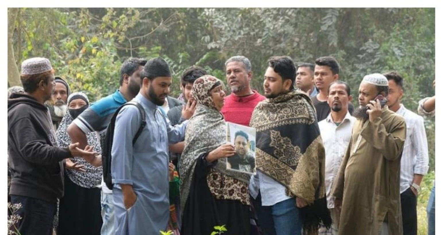 রাতের অন্ধকারে অনেক শহীদকে রায়েরবাজার কবরস্থানে দাফন করে আ. লীগ : নাহিদ ইসলাম