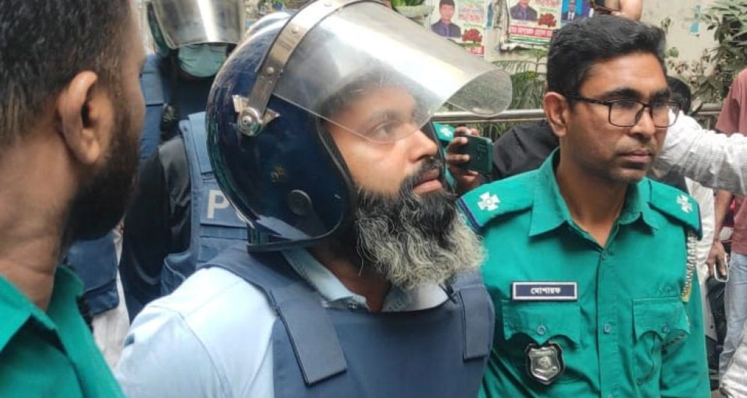 সাংবাদিকরা ভুয়া নিউজ করে আমাদের ১২টা বাজিয়ে দিচ্ছে