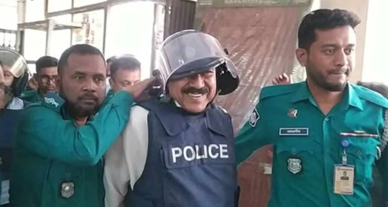 আগামী নির্বাচনে অংশ নিতে দোয়া চাইলেন শাহজাহান খান