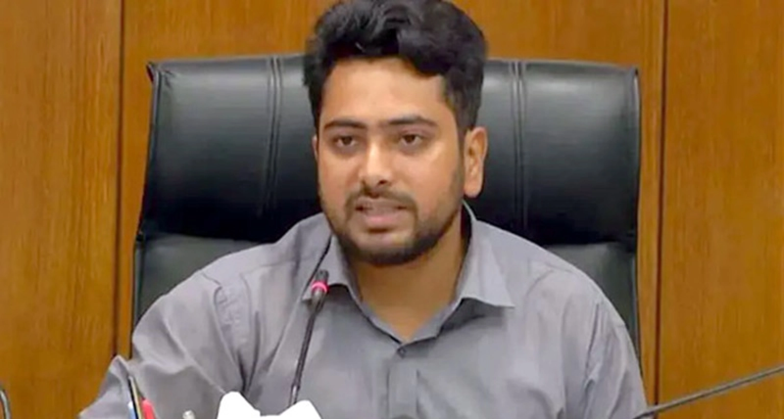 যে ২ আসন থেকে নির্বাচনে লড়তে পারেন নাহিদ ইসলাম