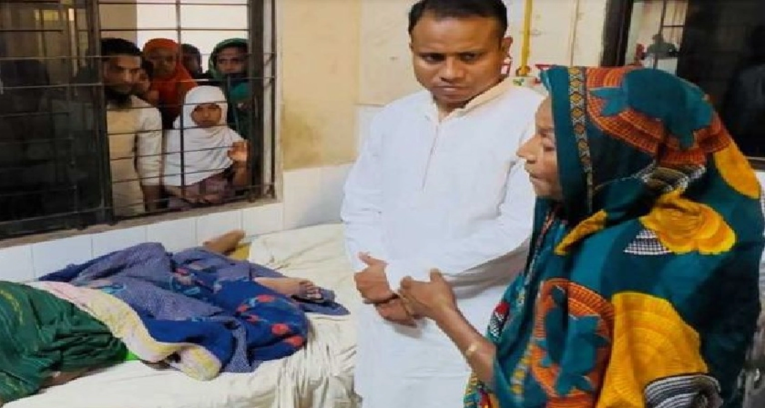 ‘আরেকটা মেয়েরে মাইরা আমারে কয় তোরে ফাঁসাই দিমু কাউরে কইলে’