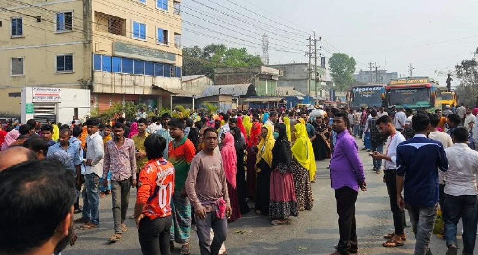 ব্রেকিং নিউজ: ঢাকা-ময়মনসিংহ মহাসড়ক অবরোধ