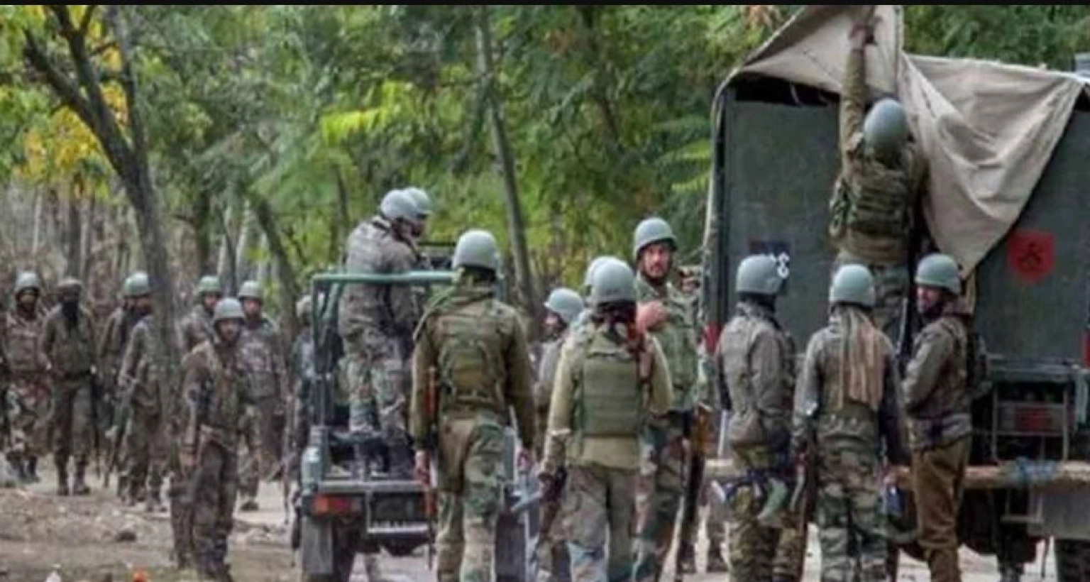 ভারত-পাকিস্তানের সেনাদের মধ্যে ব্যাপক গোলাগুলি 