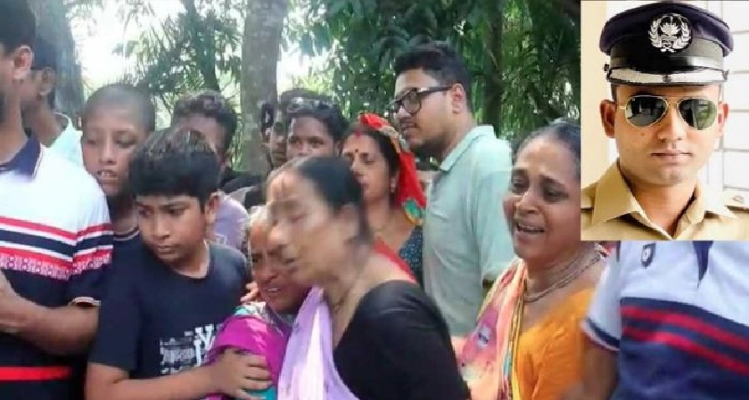 বউয়ের নির্যাতনে সোনার ছেলেটা আমার প্রাণ দিয়েছে: কান্নাজড়িত কণ্ঠে এএসপি পলাশের মা
