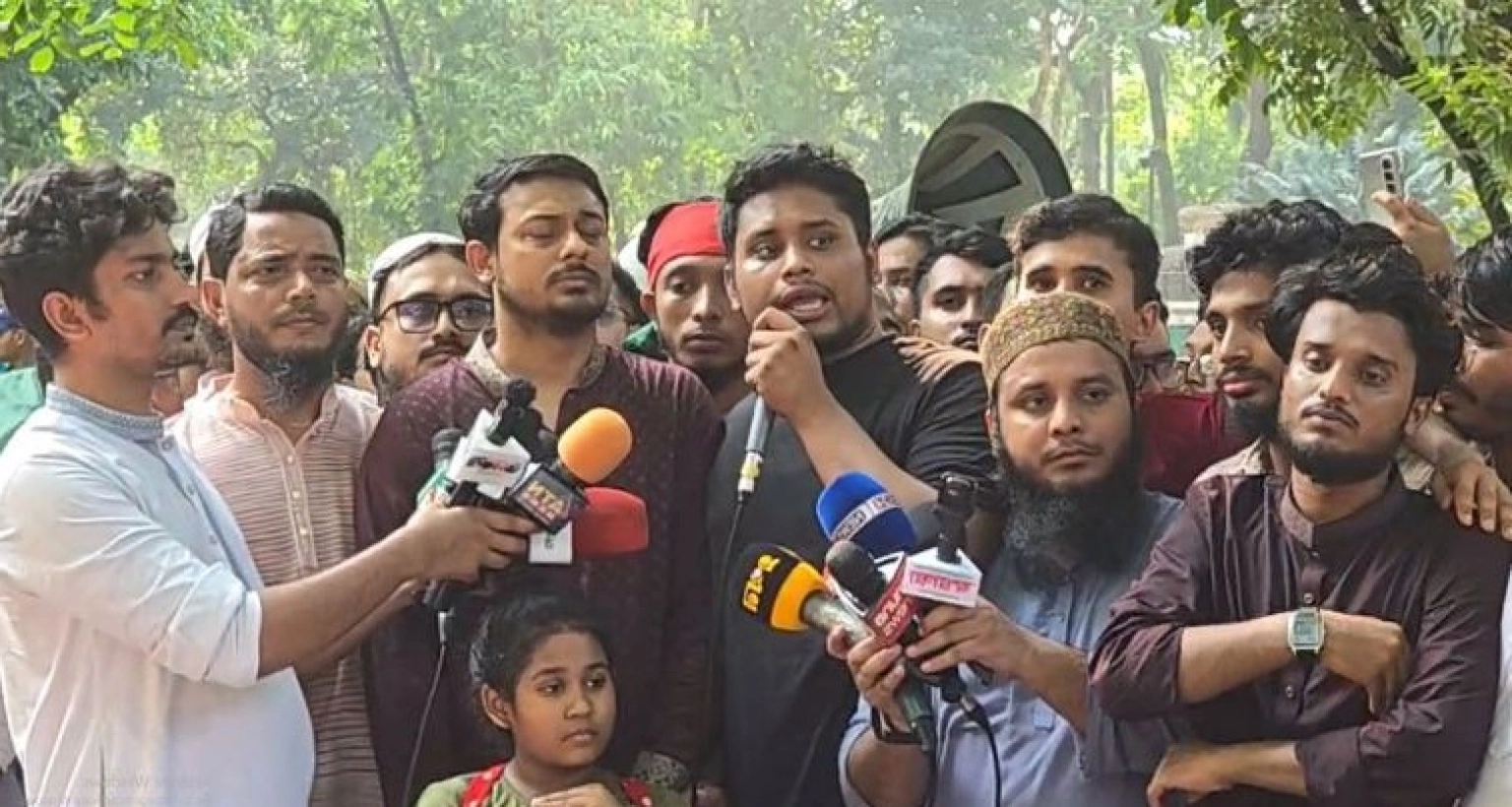 আওয়ামী লীগ নিষিদ্ধের দাবিতে বাদ জুমা বড় জমায়েতের ডাক
