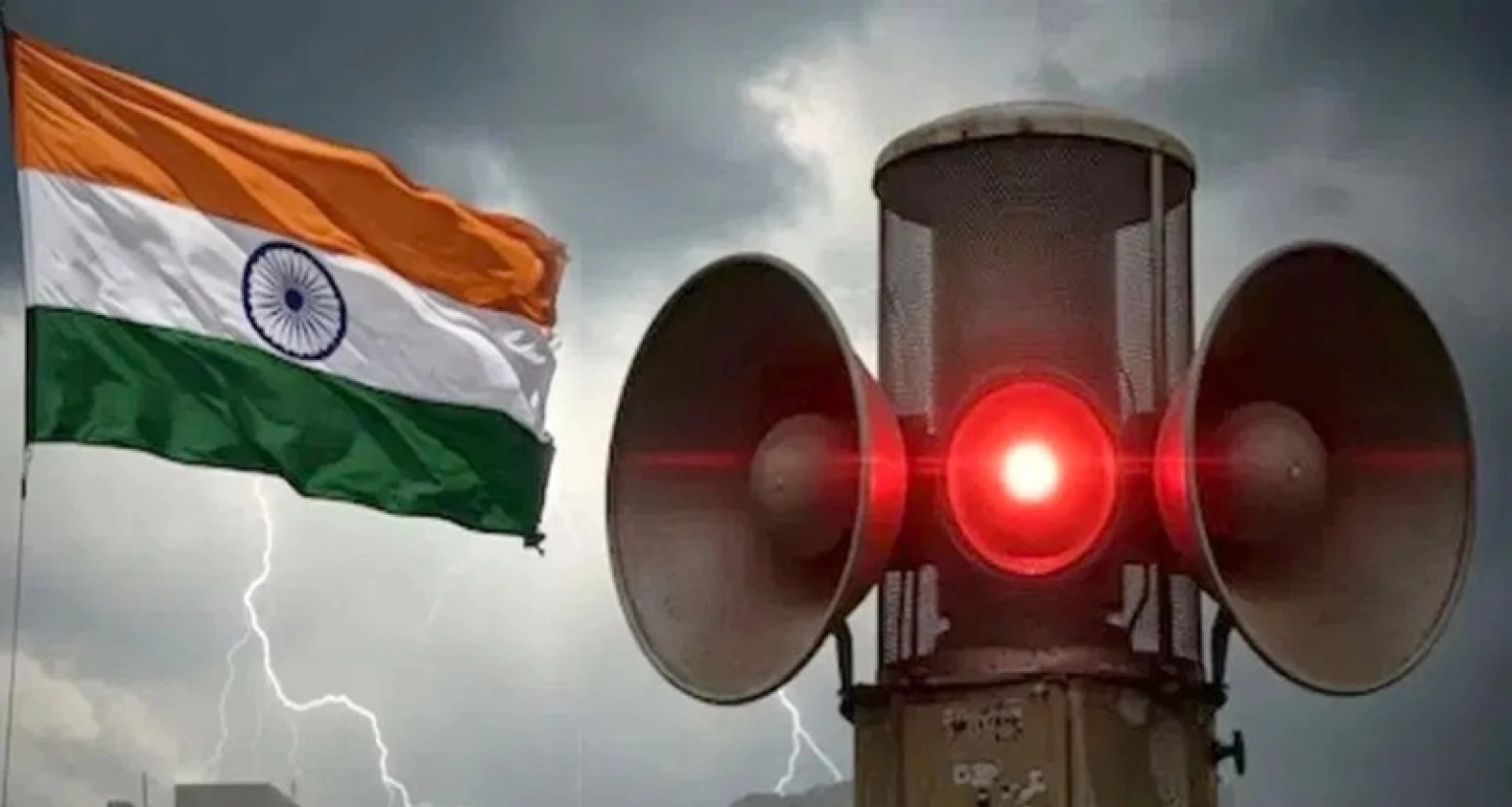 হঠাৎ বিমান হামলার সাইরেন বেজে উঠল ভারতে