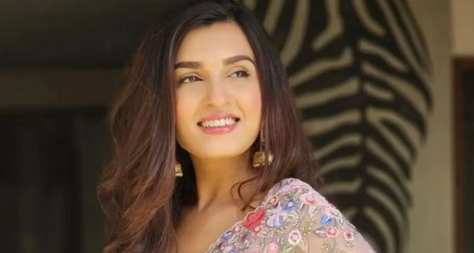 নিজের অভিনয় জীবনের শুরুর গল্প জানালেন শাইনি