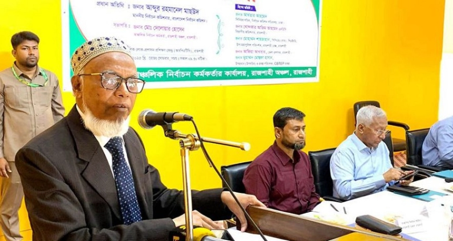 আ.লীগের নির্বাচনে অংশ নেওয়ার সুযোগ নেই: সাফ জানিয়ে দিলেন ইসি মাছউদ