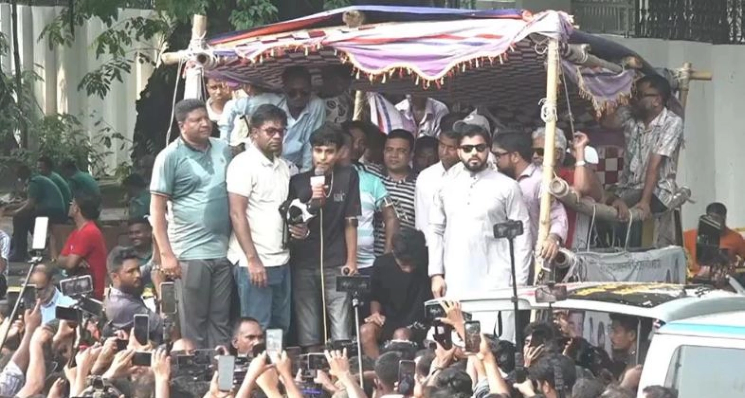 ৪৮ ঘণ্টার আলটিমেটাম দিয়ে আন্দোলন স্থগিত করলেন ইশরাক
