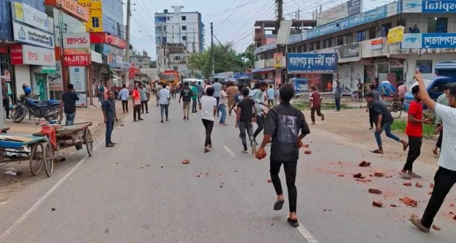ছাত্রদলের দুপক্ষের মধ্যে সংঘর্ষ