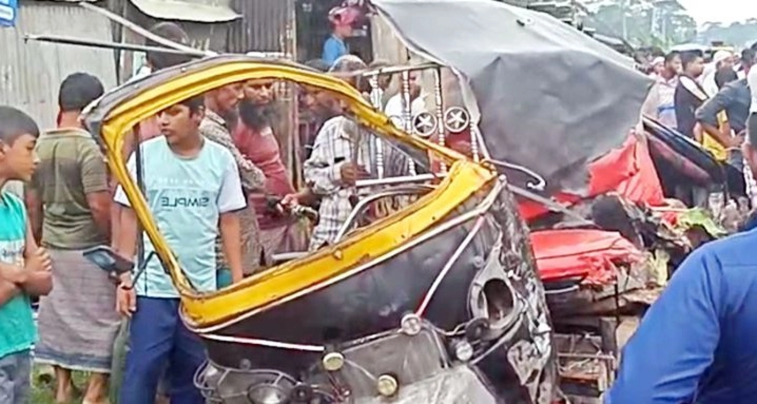 ৫ জনের মৃত্যু,  মুমূর্ষু অবস্থায় ঢাকা মেডিকেলে আরও ৪ জন
