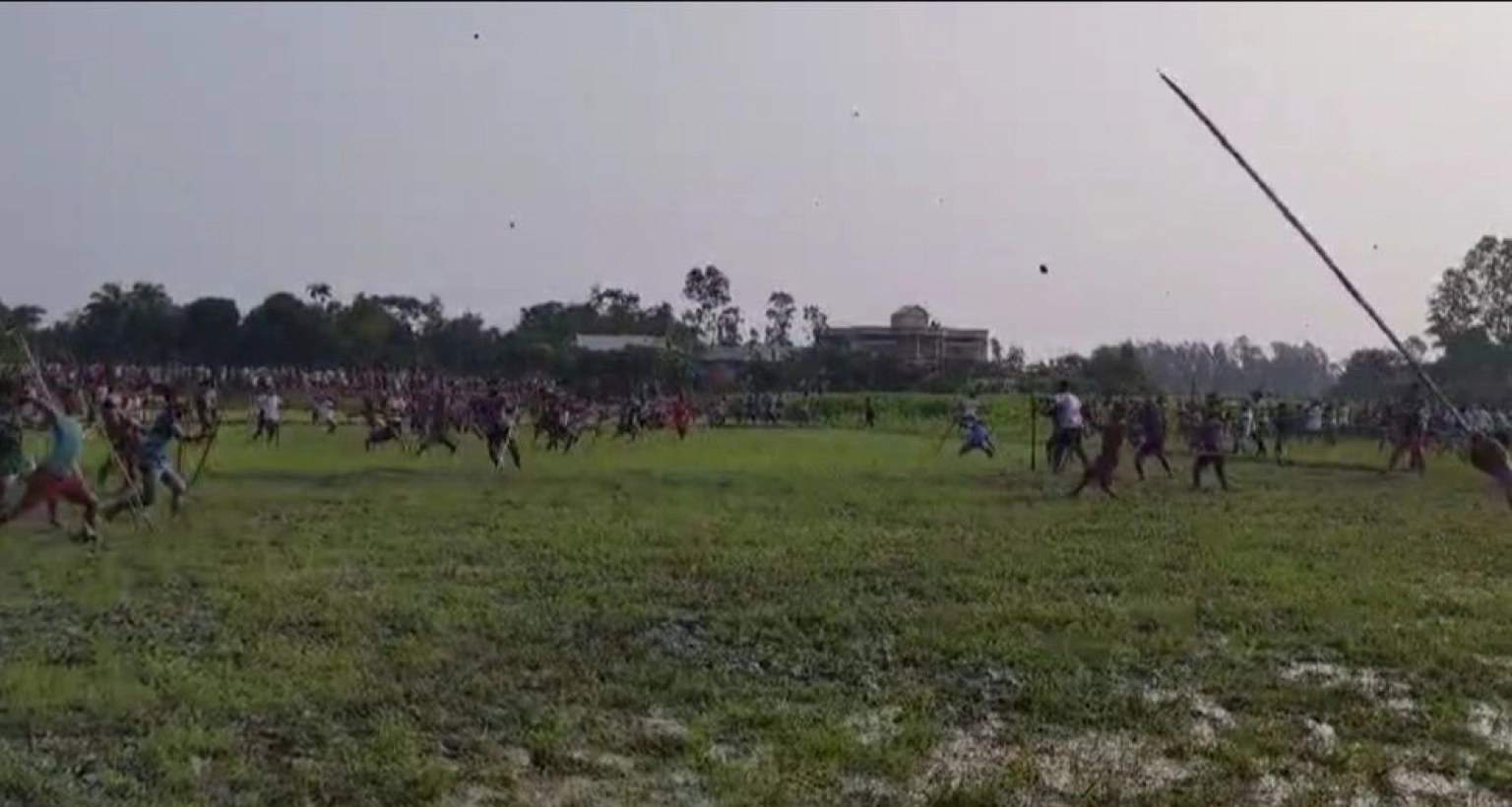 শসা চুরি নিয়ে দুপক্ষের সংঘর্ষ, আহত অর্ধশতাধিক