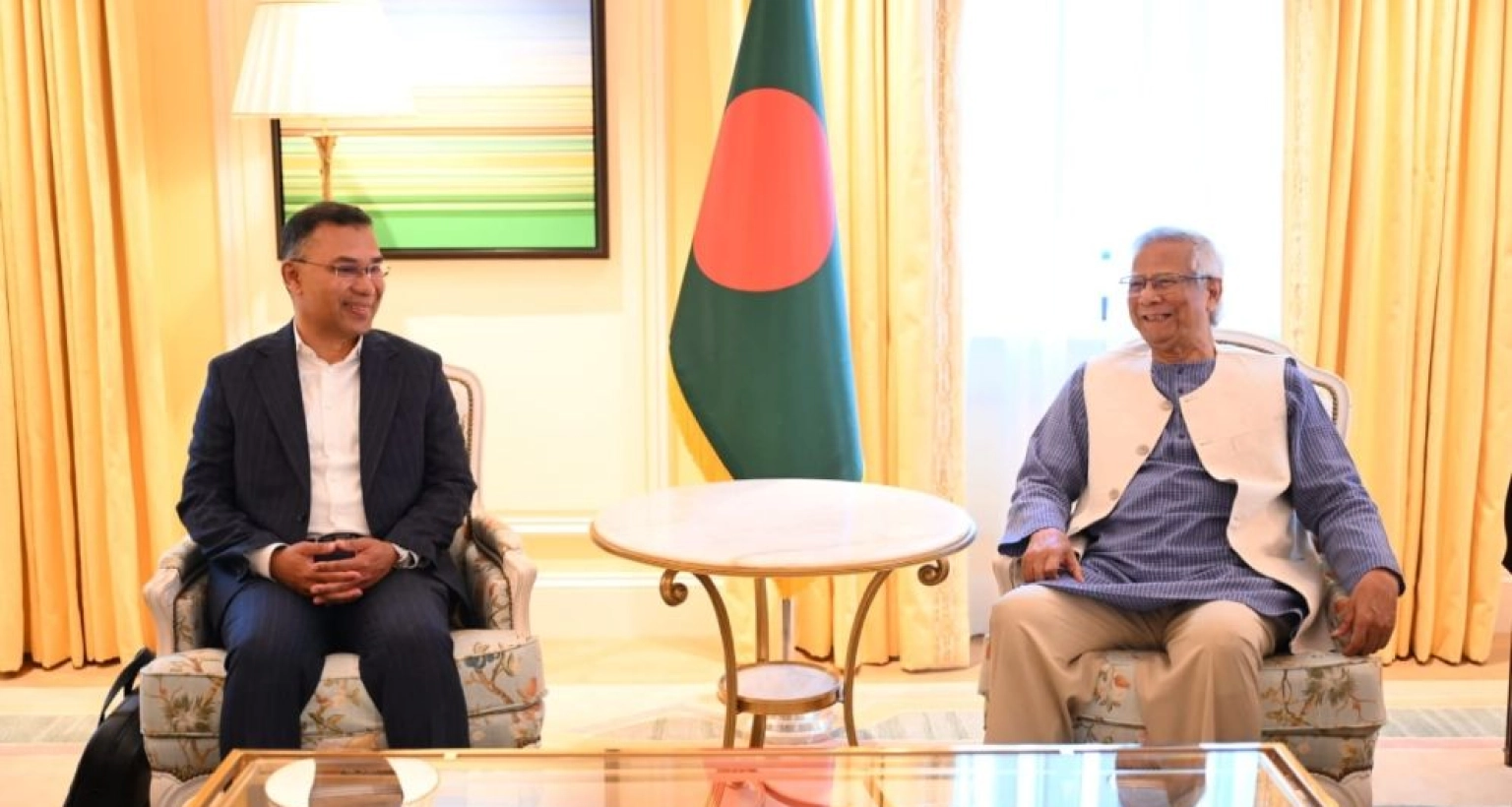 ড. মুহাম্মদ ইউনূসের সঙ্গে তারেক রহমানের ‘ওয়ান টু ওয়ান’ বৈঠক শুরু