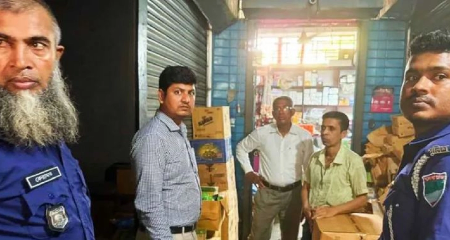 ২০ হাজার টাকা জরিমানা সিগারেটের দাম বেশি রাখায়