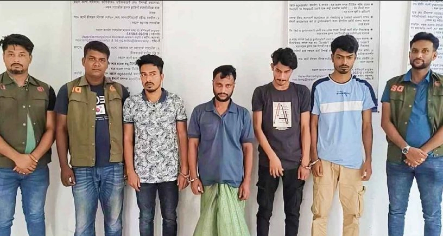 দুই ভাইয়ের অনলাইন প্রতারণা; নিঃস্ব করেছেন শত শত পরিবার!