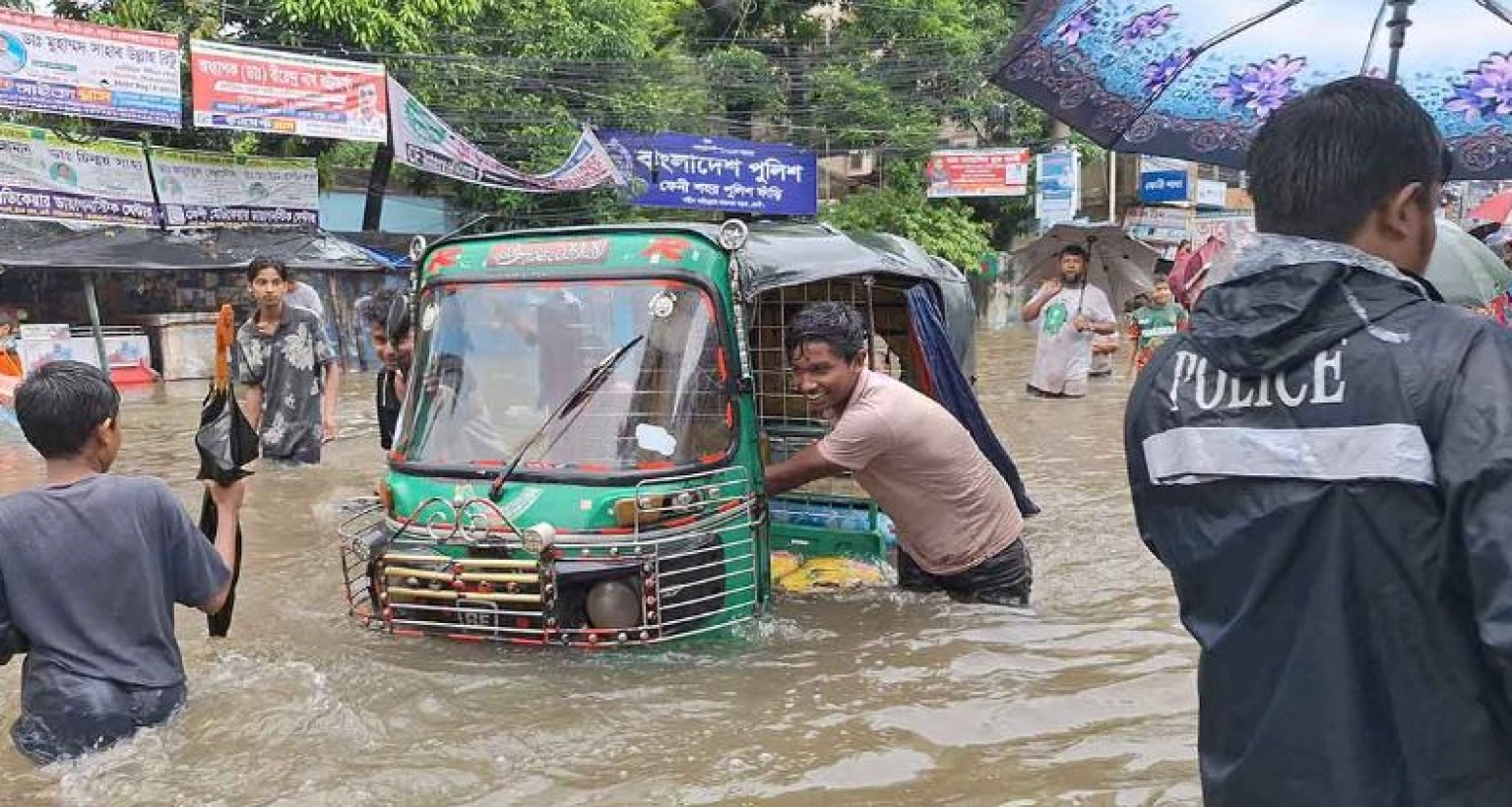 ভাঙন তিন নদীর ১৬ স্থানে, পানির নিচে ৩০ গ্রাম!