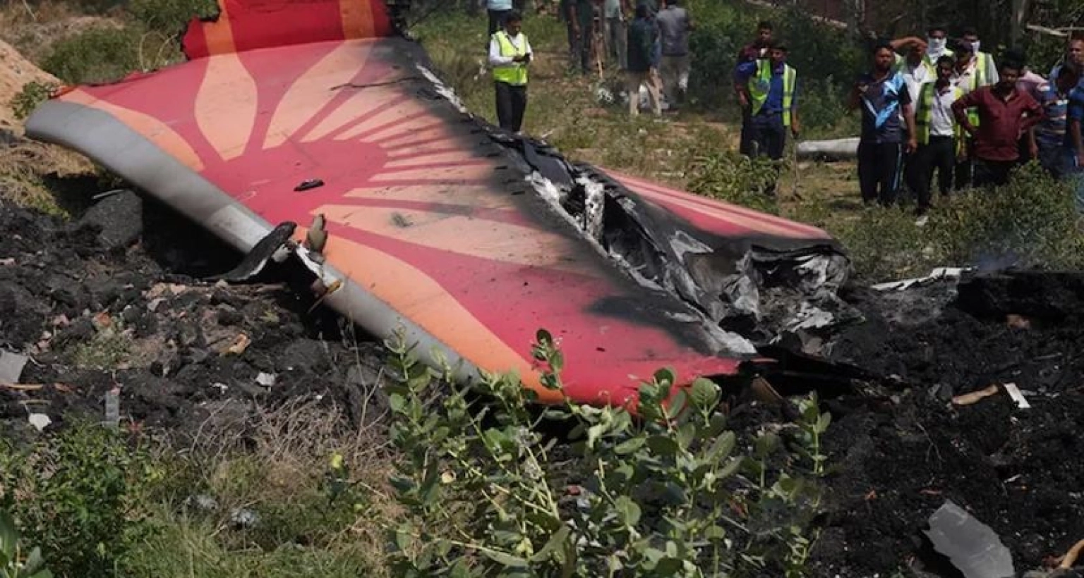 বিমান বিধ্বস্ত; জ্বালানি সুইচগুলো একসঙ্গে ‘চালু’ অবস্থা থেকে ‘বন্ধ’ হয়ে যায়!