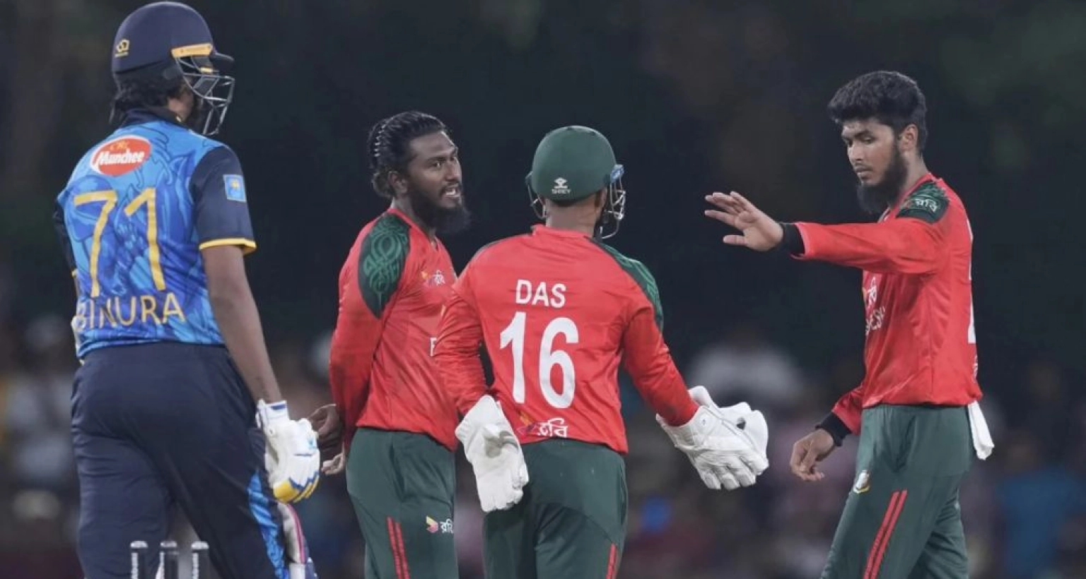 শ্রীলংকাকে হারিয়ে সিরিজে ফিরল বাংলাদেশ