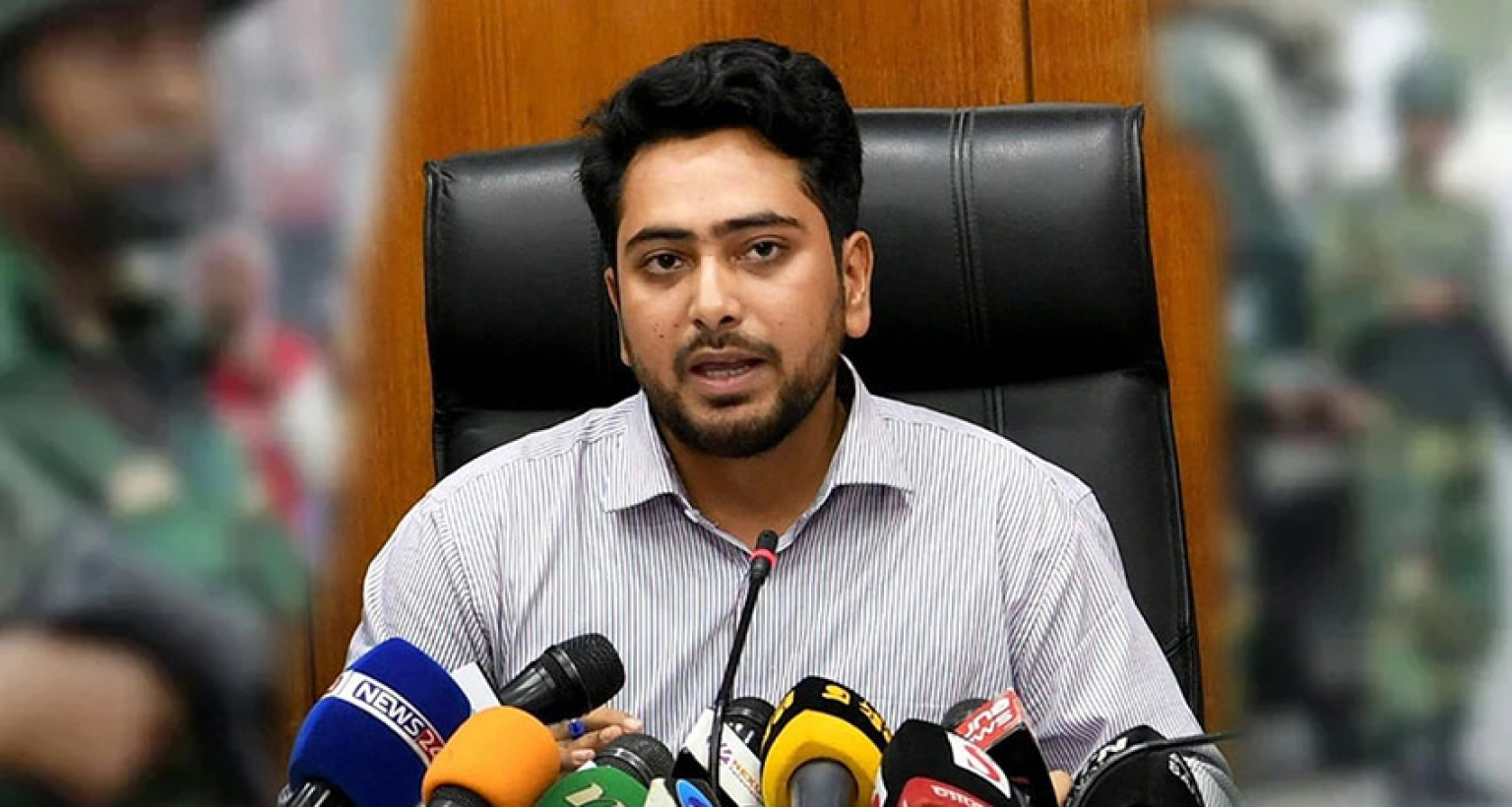 বিএনপি এখন চাঁদাবাজের দলে পরিণত হয়েছে: নাহিদ ইসলাম
