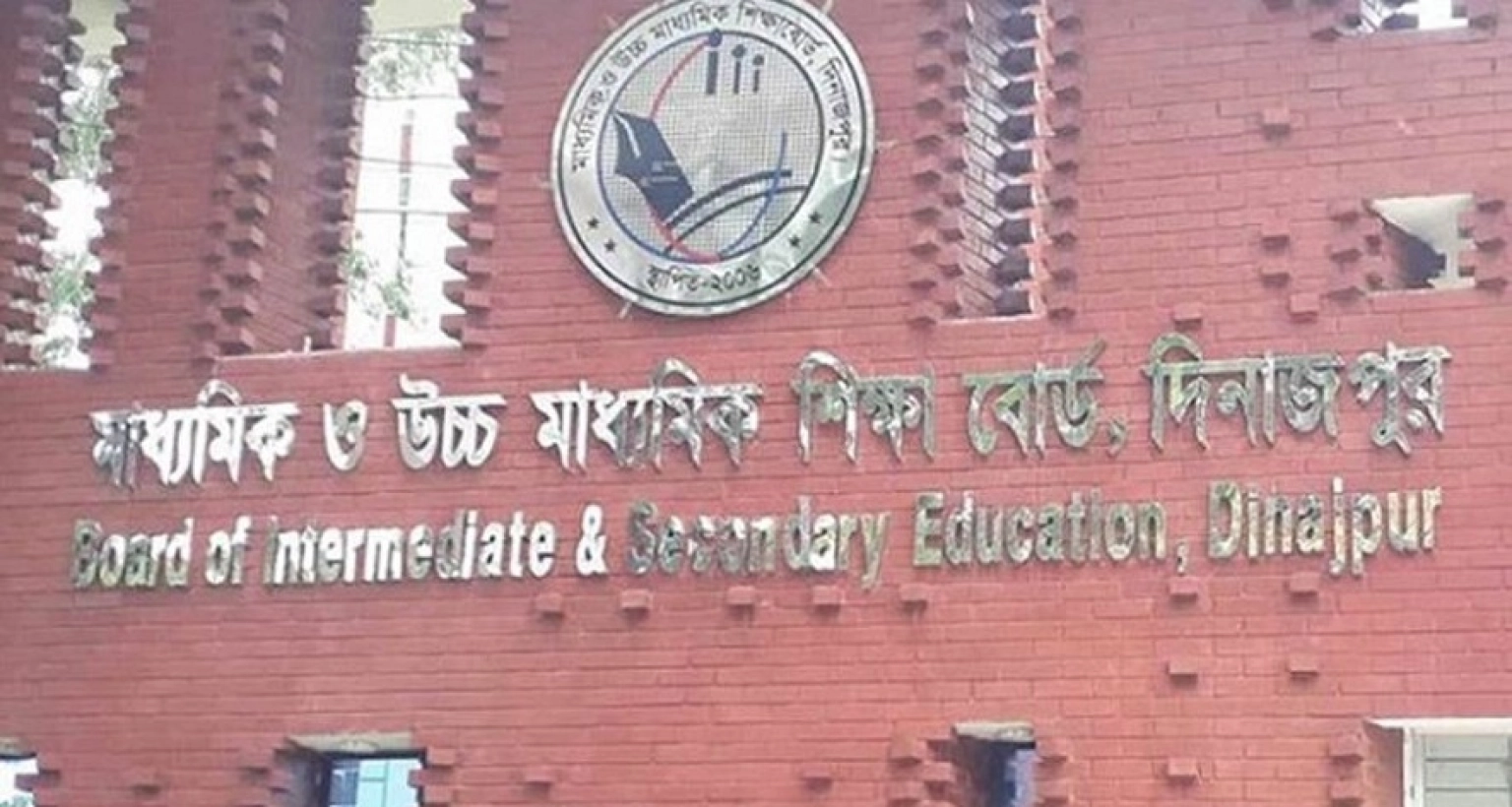 দুই ভাইয়ের মৃত্যু বোনের পর, আশঙ্কাজনক বাবা-মায়ের অবস্থাও