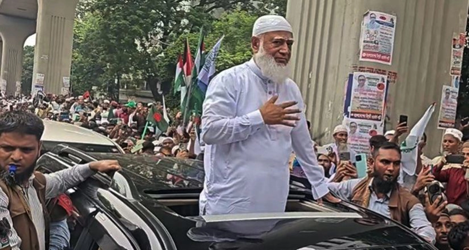 এখনও আসছে একের পর এক মিছিল, সোহরাওয়ার্দী ছাড়িয়ে আশপাশের সড়ক পর্যন্ত বিস্তৃত