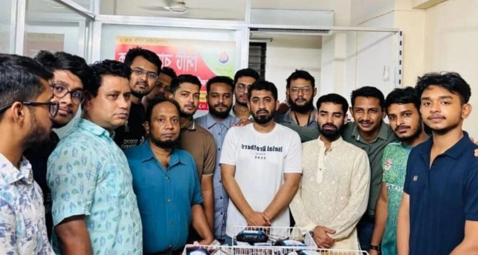 বিমান বিধ্বস্তের ঘটনায় আহতদের চিকিৎসায় কুমিল্লা থেকে পাঠানো হলো শত ব্যাগ রক্ত 