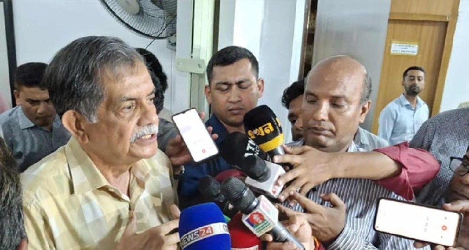 পদত্যাগের ইচ্ছা নেই, সরকার বললে চলে যাবো: শিক্ষা উপদেষ্টা