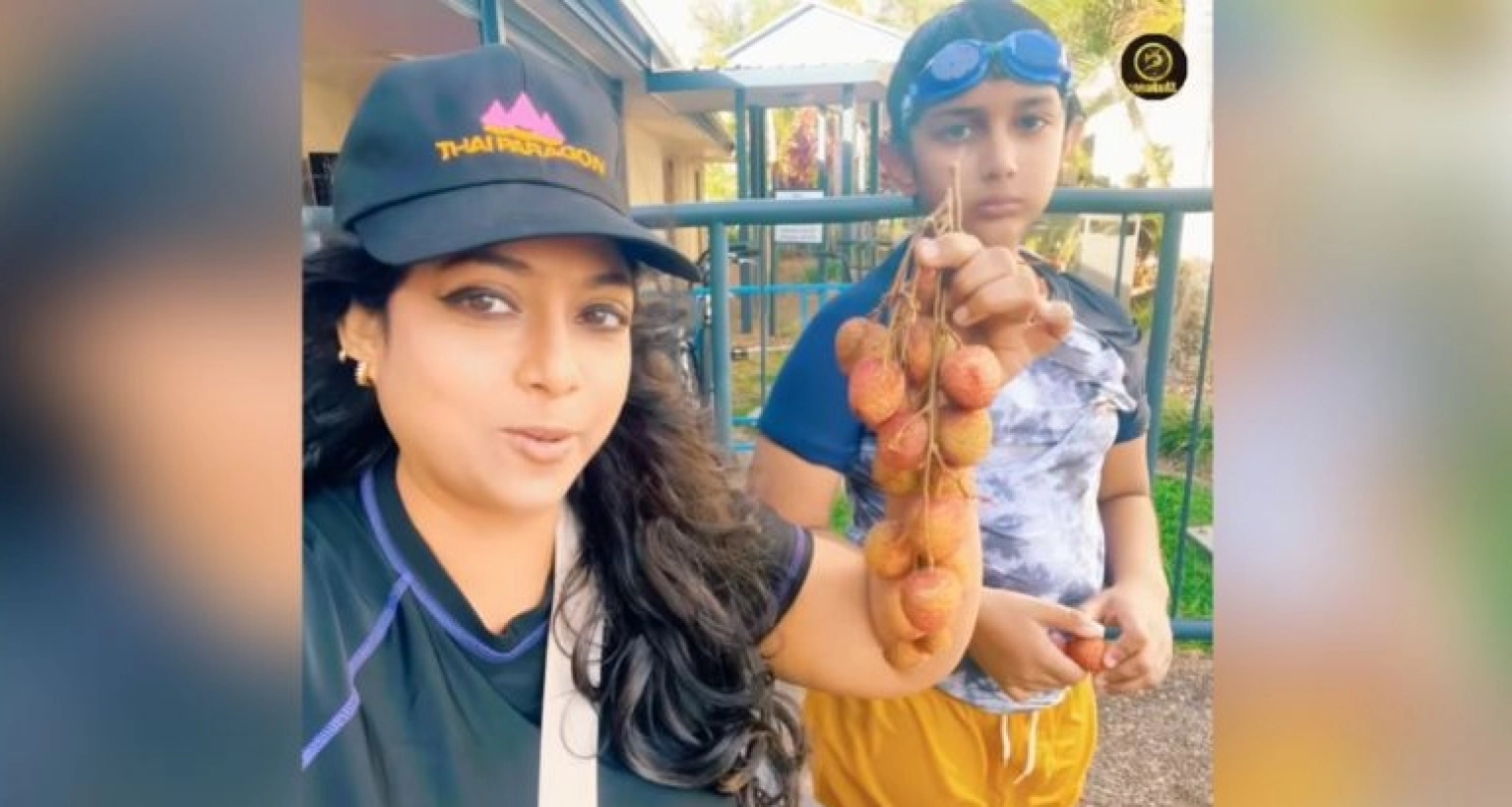 গাছ থেকে ফল পেরে খাওয়ার মজার অভিজ্ঞতা জানালেন শাবনূর