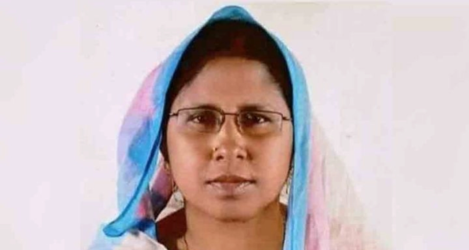অভিযান চালিয়ে কেন্দ্রীয় মহিলা লীগ নেত্রীকে আটক করল ডিবি পুলিশ