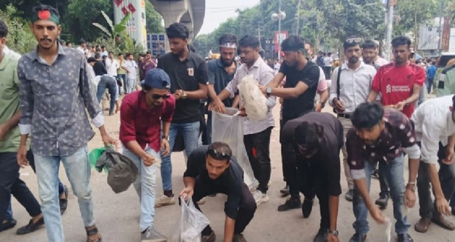এবার যা করে দেশব্যাপী প্রশংসায় ভাসছেন ছাত্রদলের নেতাকর্মীরা