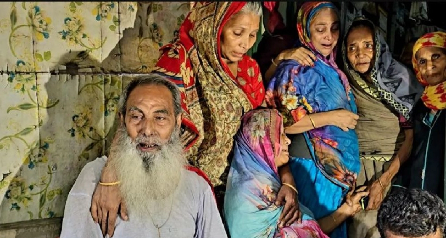  ‘তোমরা আমার ছেলে তুহিনকে আইনা দাও, এখন কে আমার জন‍্য ওষুধ পাঠাবে’